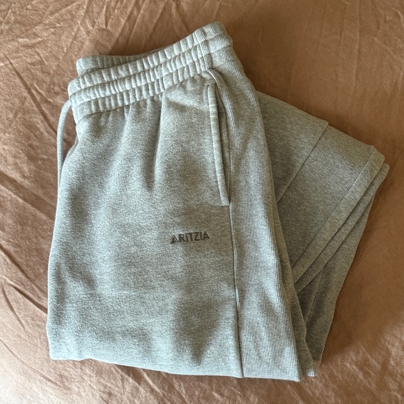 Aritzia Pants - Aritzia Boyfriend Fit Sweatpants